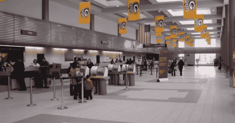 Southwest Airlines GRB Terminal - AirportTerminal.info